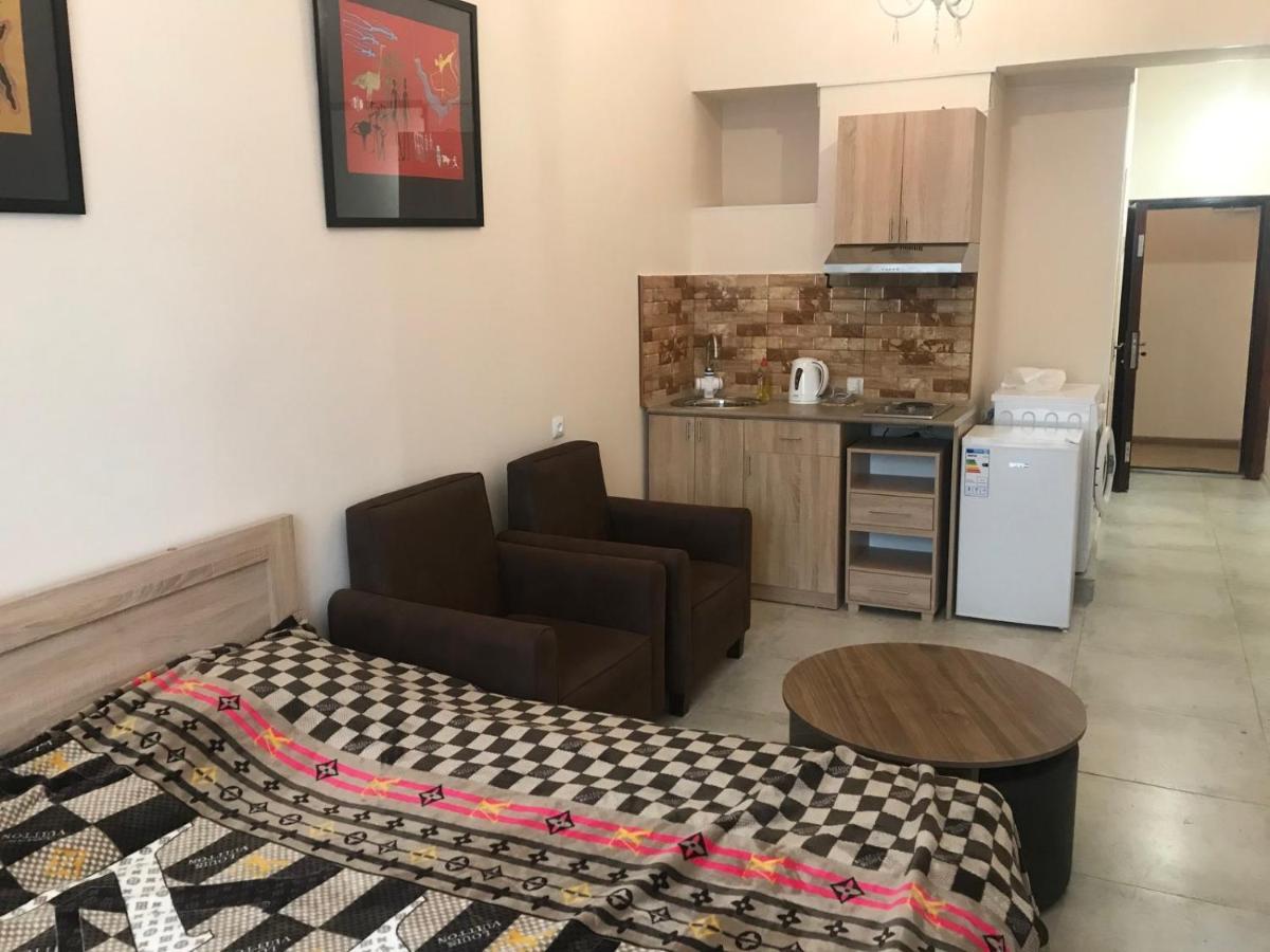 Sunny Land-1 Apartment Yerevan Bagian luar foto