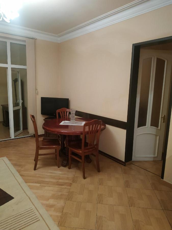 Sunny Land-1 Apartment Yerevan Bagian luar foto
